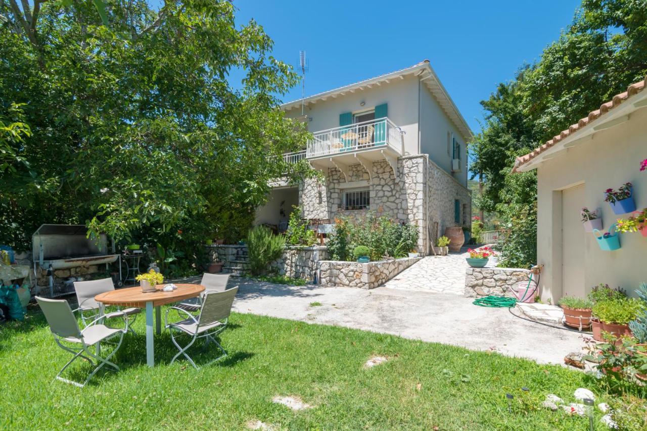 Ferienwohnung Avelia Pink Asprogerakata Exterior foto